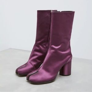 Authentic Maison Margiela purple suede tabi boots 💜